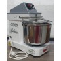 Pétrin spirale de 5 kg à 10 vitesses avec inverseur de rotation HH - tête fixe et barre de fendage de la pâte inclinée en S