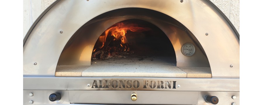 Alfonso 6 Pizze – der Holzofen, der bis zu 6 Pizzen gleichzeitig backt