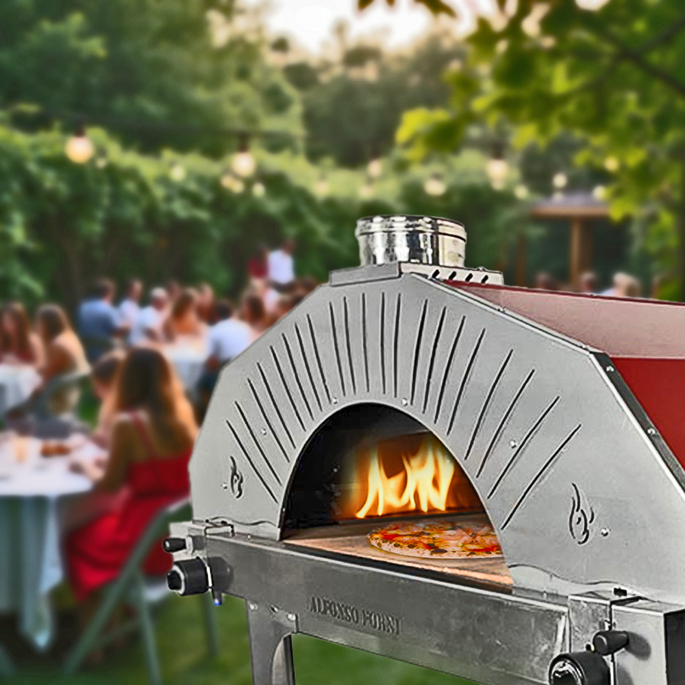 Pizze croccanti e pietanze cotte uniformemente, con il Forno ibrido a legna/gas Alfonso 12 Pizze Professional