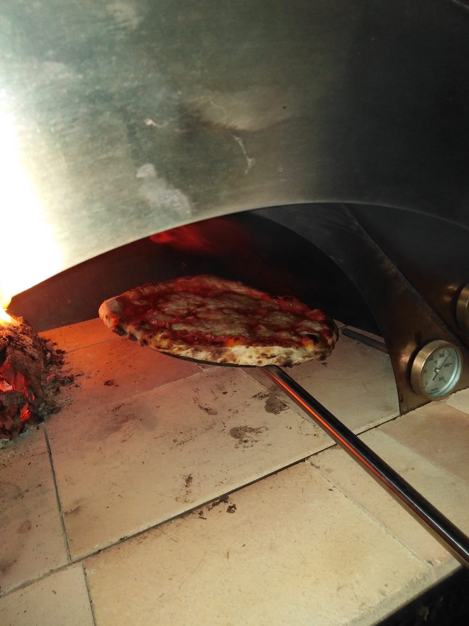 mini forno a legna per pizze Alfonso 2 Pizze Full Optional con Carrello