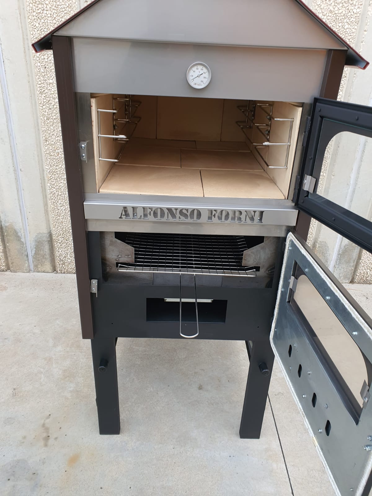 L'EMAX V2 forno a legna portatile con ruote
